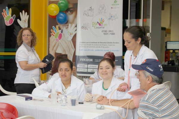 Iniciativa voltada &agrave; sa&uacute;de &eacute; promovida pela Copagril em frente aos supermercados