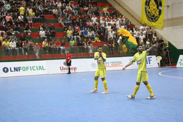 Copagril Futsal supera o Marreco pela Liga Nacional e continua invicta no gin&aacute;sio Ney Braga