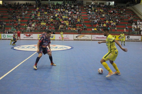 Copagril Futsal empata com Cascavel e fica na vice-lideran&ccedil;a do Paranaense