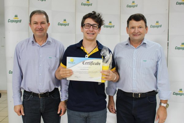 Mulheres e jovens participam de formatura do Curso Modular da Copagril