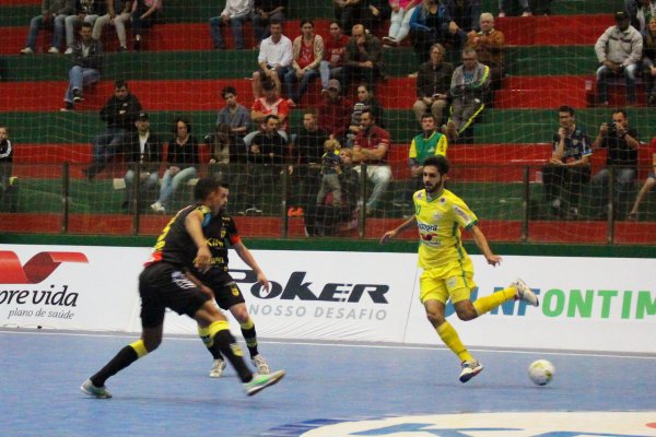 Eduardo Jab&aacute; n&atilde;o faz mais parte do elenco da Copagril Futsal