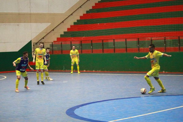 Copagril Futsal enfrenta o Pato nesse s&aacute;bado em busca de vaga na final da S&eacute;rie Ouro