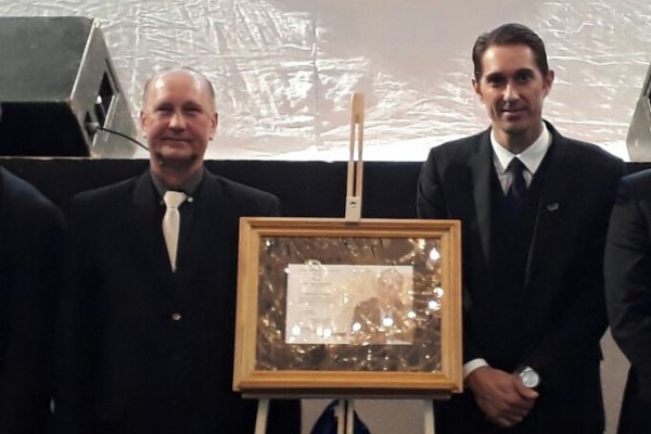 Ricardo Chapla recebe t&iacute;tulo de Cidad&atilde;o Honor&aacute;rio do Oeste do Paran&aacute;