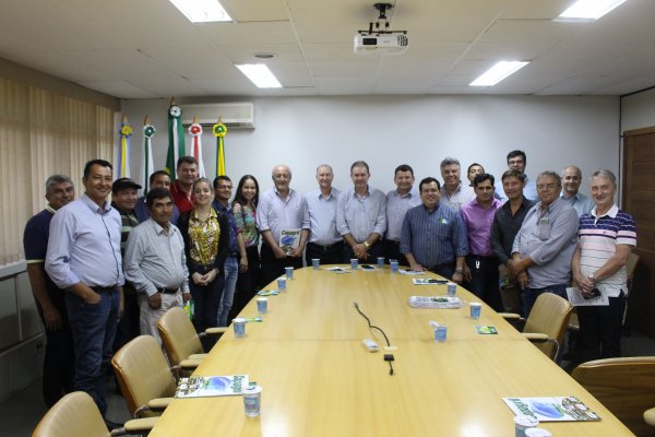 Copagril recebe visita de comitiva do Paraguai