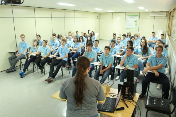 Jovens aprendizes da Copagril realizam atividades de integra&ccedil;&atilde;o