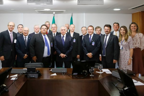 Lideran&ccedil;as cooperativistas t&ecirc;m audi&ecirc;ncia com presidente da Rep&uacute;blica