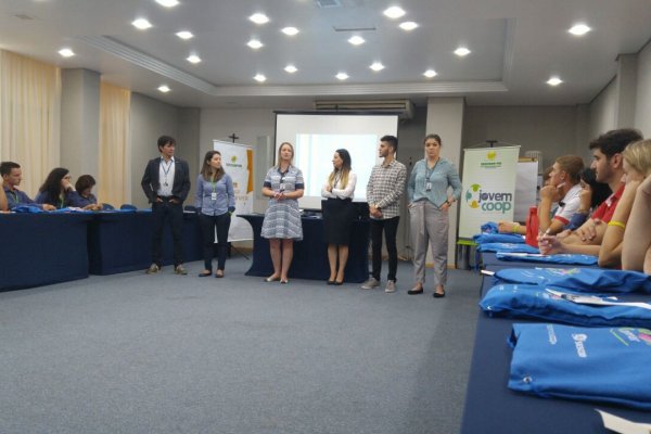 Representantes de comit&ecirc;s da Copagril participam do Elicoop Jovem