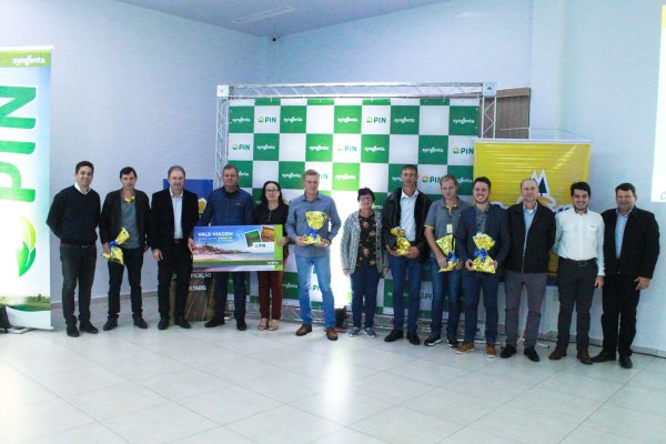 Copagril e Syngenta premiam produtores destaque do PIN