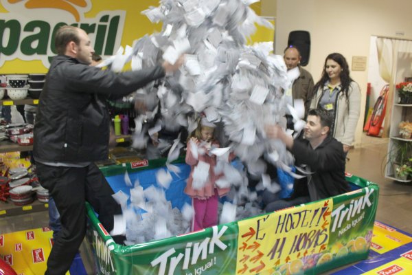 Ganhadora da moto no sorteio da promo&ccedil;&atilde;o Trink e Copagril &eacute; de Quatro Pontes