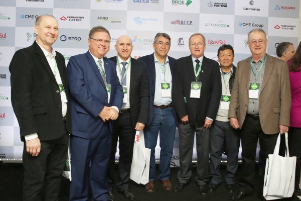 Lideran&ccedil;as cooperativistas prestigiam F&oacute;rum dos Presidentes e F&oacute;rum da Agricultura da Am&eacute;rica do Sul