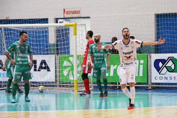 Copagril Futsal goleia Toledo por 7x3 e sacramenta lideran&ccedil;a na S&eacute;rie Ouro