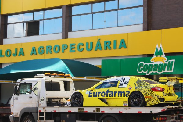 Copagril realiza exposi&ccedil;&atilde;o de carro da Stock Car em Marechal C&acirc;ndido Rondon