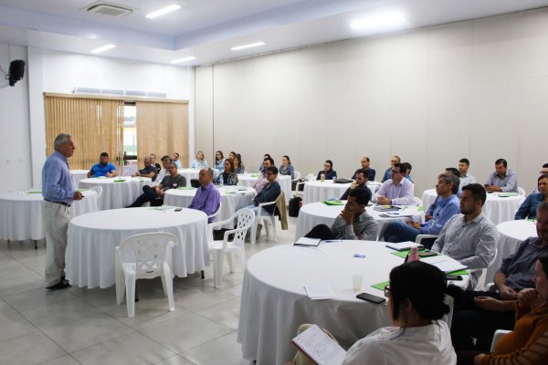 Copagril e Ocepar realizam treinamento em cr&eacute;dito rural