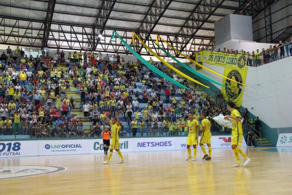 Copagril Futsal enfrenta o Cascavel com entrada gratuita para torcedores com camiseta rosa