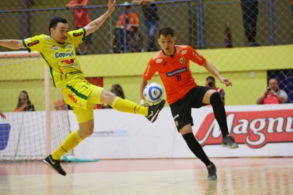 Copagril Futsal vence o Carlos Barbosa e est&aacute; na semifinal da Liga Nacional