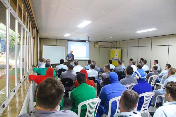 Copagril encerra campanha Novembro Azul com palestra sobre sa&uacute;de do homem