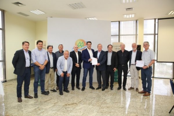Governador Ratinho J&uacute;nior participa da 1&ordf; reuni&atilde;o da diretoria da Ocepar em 2019