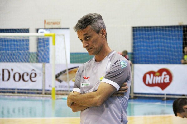 Paulinho Cardoso n&atilde;o &eacute; mais t&eacute;cnico da AACC Copagril 