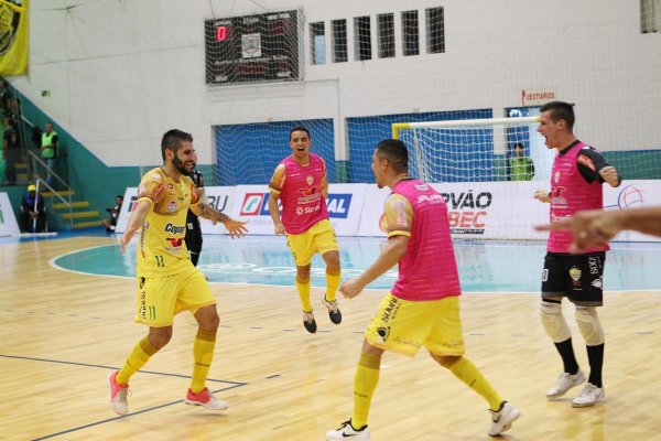 Eduardo Jab&aacute; brilha e AACC Copagril vence em casa pela Liga Nacional