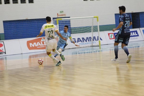 AACC Copagril cria oportunidades, mas &eacute; superada pelo Pato Branco