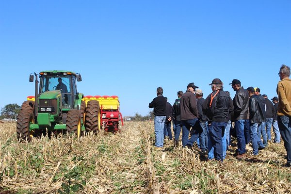 Copagril realiza encontro t&eacute;cnico com agricultores