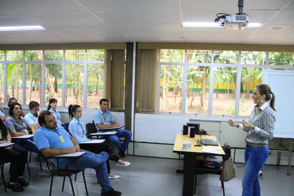 Copagril realiza palestra para funcion&aacute;rios sobre valoriza&ccedil;&atilde;o da vida