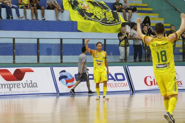 Copagril conquista a vit&oacute;ria no primeiro jogo da Liga Paran&aacute;