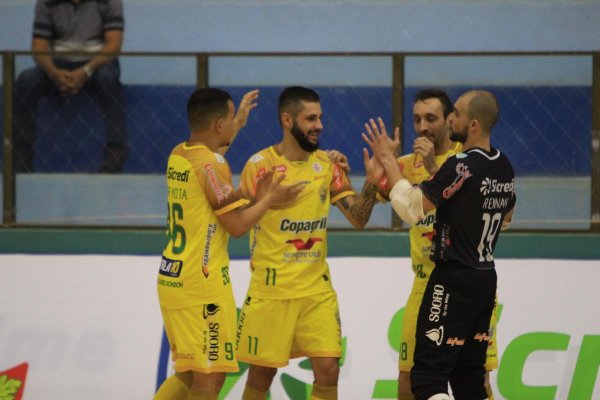 AACC Copagril vence o Toledo pela Liga Futsal Paran&aacute;