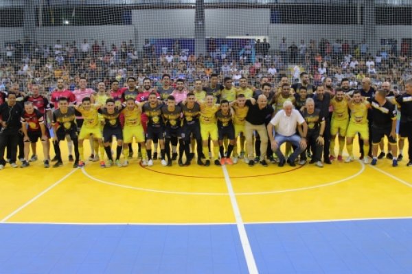 Copagril participa de reinaugura&ccedil;&atilde;o de gin&aacute;sio de esportes em Gua&iacute;ra