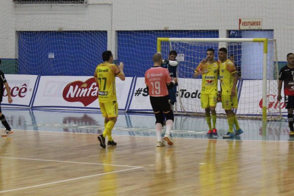 AACC Copagril vence em casa e fica em vantagem na briga por vaga na final da Liga Paran&aacute;