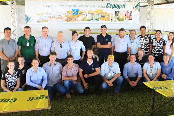 Teoria e pr&aacute;tica unidas no Dia de Campo Copagril