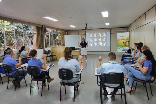Copagril realiza curso de libras