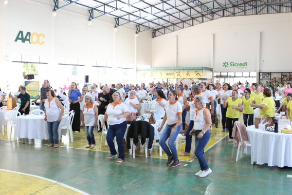 Encontro Anual dos Comit&ecirc;s Femininos Copagril re&uacute;ne mulheres dos comit&ecirc;s em um dia de divers&atilde;o