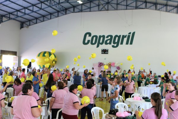 Encontro Anual dos Comit&ecirc;s Femininos Copagril reuniu centenas de mulheres em um dia de divers&atilde;o