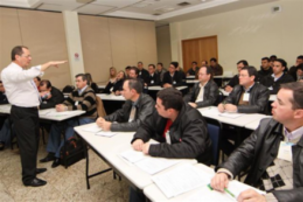 Profissionais da &aacute;rea de auditoria interna iniciam capacita&ccedil;&atilde;o em Curitiba