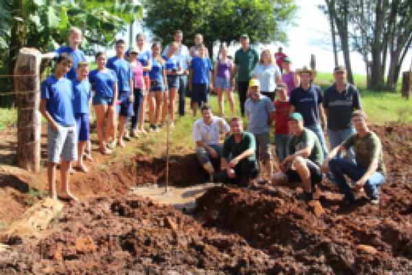 Mais uma nascente &eacute; recuperada pelo projeto &Aacute;guas do Futuro Copagril                            