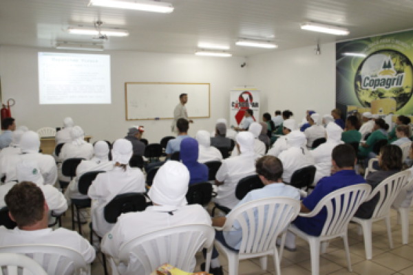 Palestra na UIA teve como tema as DSTs                            