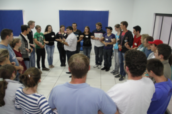Cooperativismo &eacute; tema do quarto m&oacute;dulo do curso de lideran&ccedil;a jovem (Jovemcoop)                      