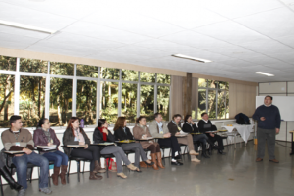 Funcion&aacute;rios recebem treinamento de recall de alimentos