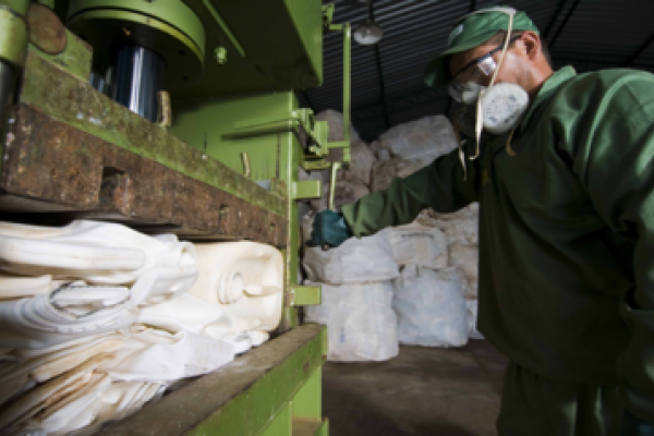 Destina&ccedil;&atilde;o correta de embalagens de defensivos agr&iacute;colas cresce 10% no Brasil
