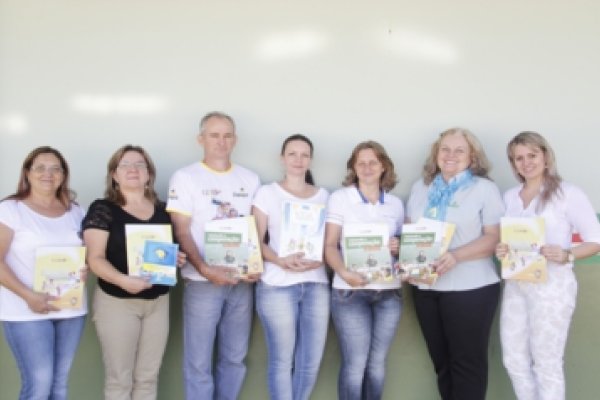 Iniciam as atividades do Cooperjovem na &aacute;rea de a&ccedil;&atilde;o da Copagril