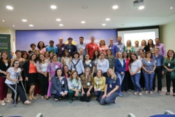 Capacita&ccedil;&atilde;o apresenta nova metodologia do Cooperjovem