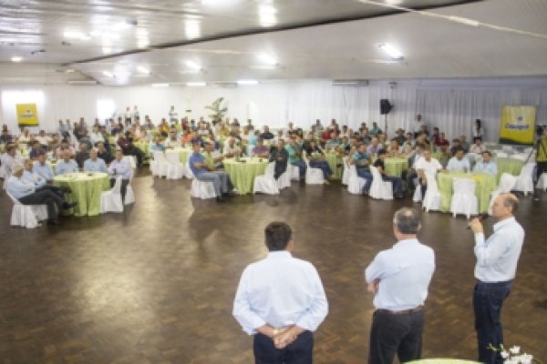 Encontro Soja 2014: associados recebem pr&ecirc;mios por alta produtividade