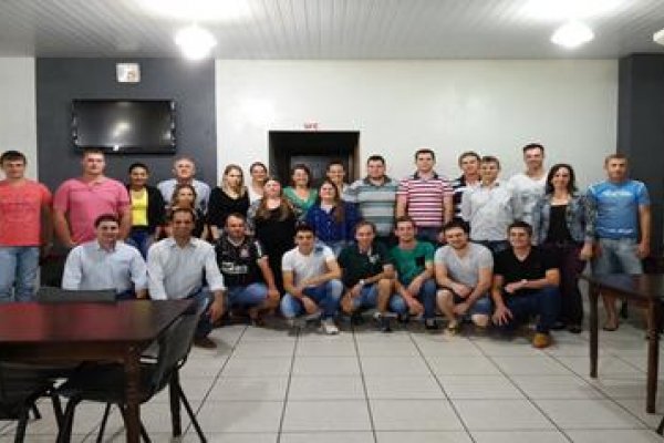 T&eacute;cnicos da Copagril aplicam treinamento t&eacute;cnico comercial