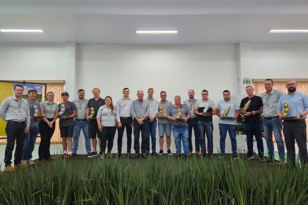 Copagril premia associados do Paran&aacute; durante Semin&aacute;rio Soja e Milho 2024