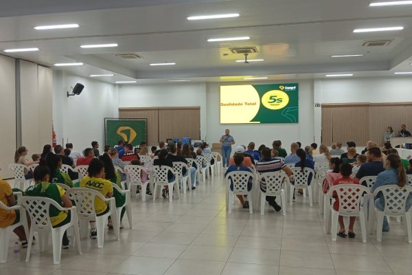 Palestra do Programa 5S inspira alunos da AACC a transformar rotina com disciplina e cooperação