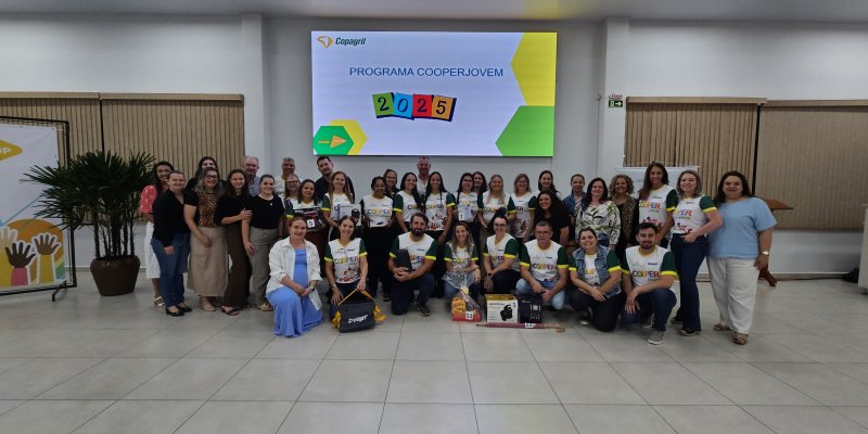 Encerramento com os professores marca a conclus&atilde;o do Programa Cooperjovem 2025