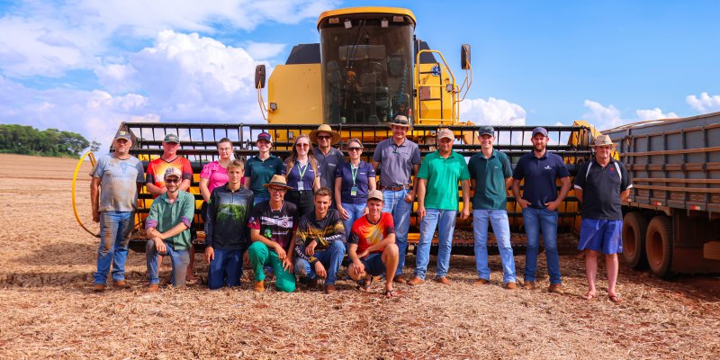 Iniciada colheita de soja do Concurso de Projetos Agr&iacute;colas da ACJC