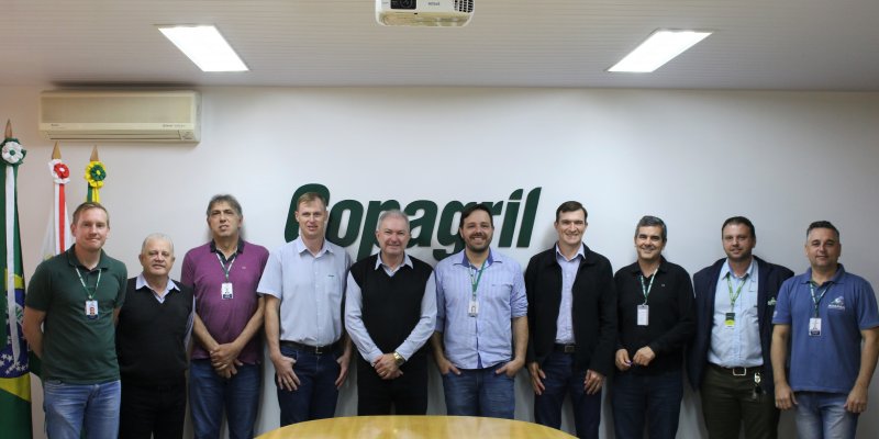 Copagril e Adapar fortalecem parceria para avan&ccedil;os no controle sanit&aacute;rio