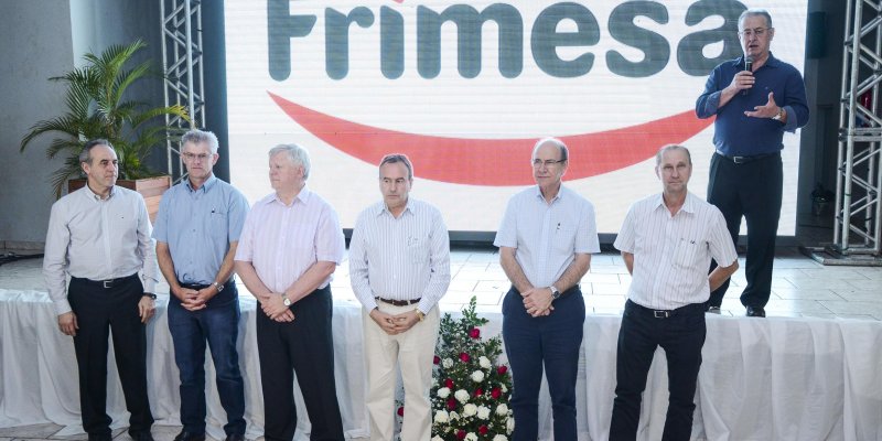 Frimesa apresenta projeto do novo frigor&iacute;fico de su&iacute;nos em Assis